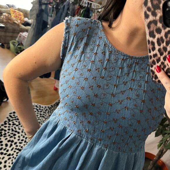 Vintage Embroidered Floral Chambray Midi Dress Blue Size 6P - Picture 2 of 5